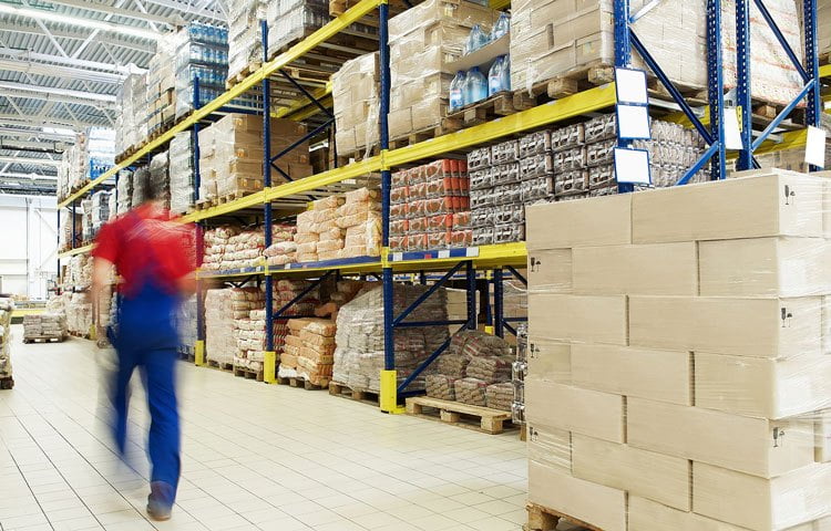 Warehouse-And-Worker-01 Max packer 3PL Logistic Company